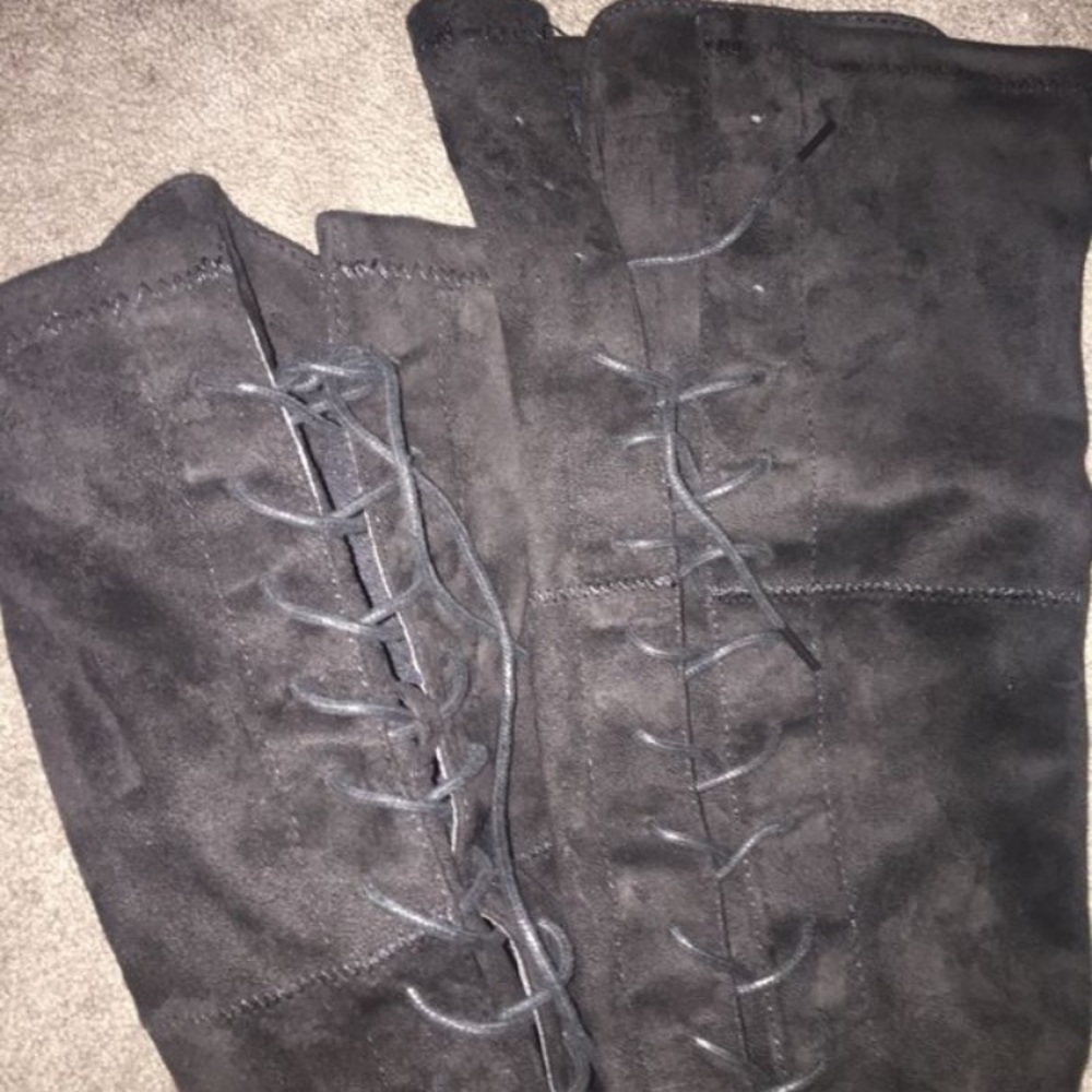 Knee high boots. - Picture 4 of 4